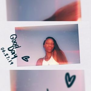 Meet your Posher, Donique